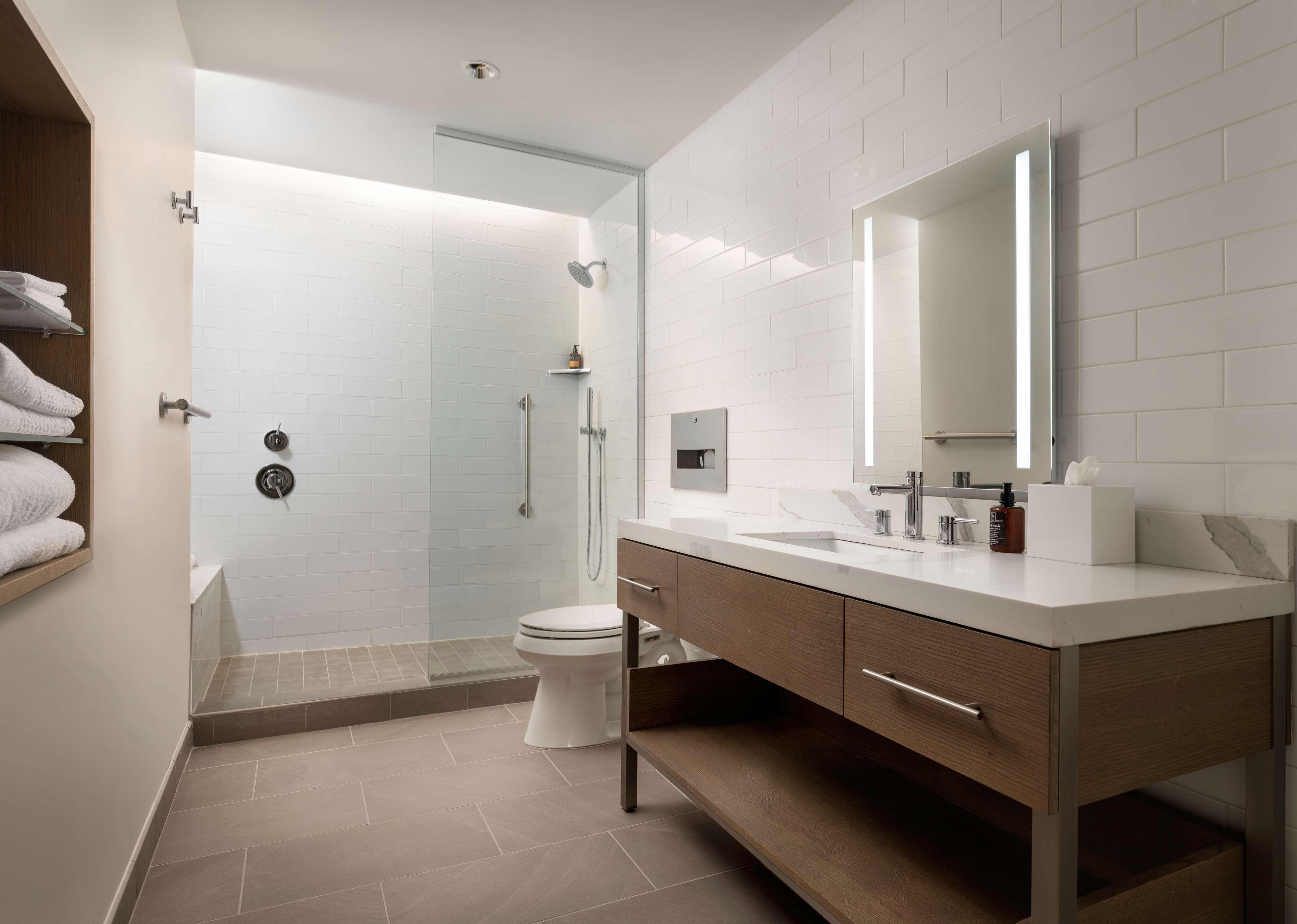 Canopy By Hilton Dallas Station 4*