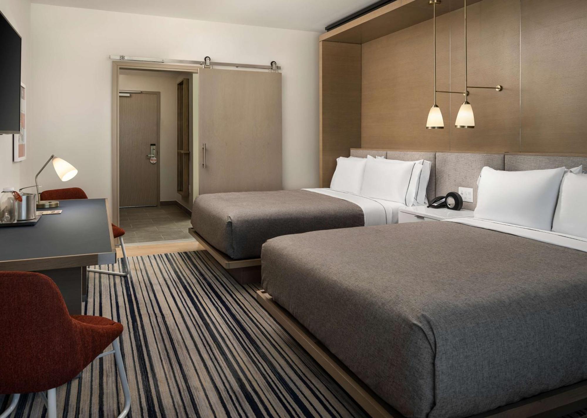 Hotel Canopy By Hilton Dallas Station 4*